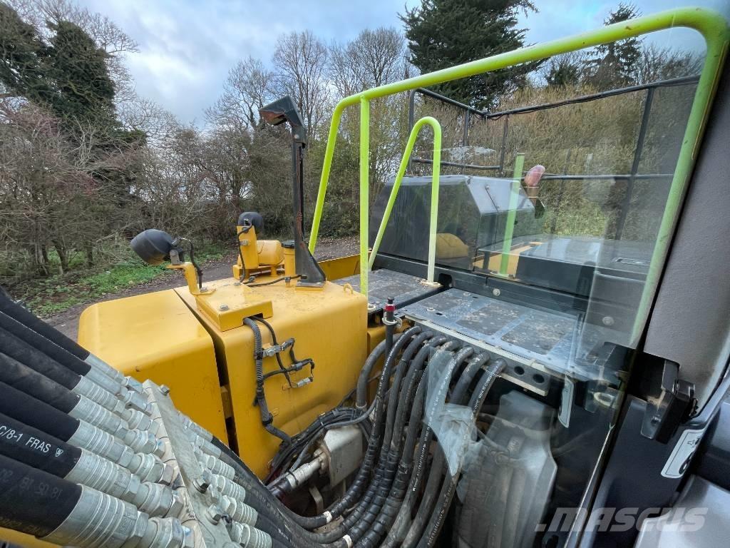 Komatsu PW 180-11 Ratiniai ekskavatoriai