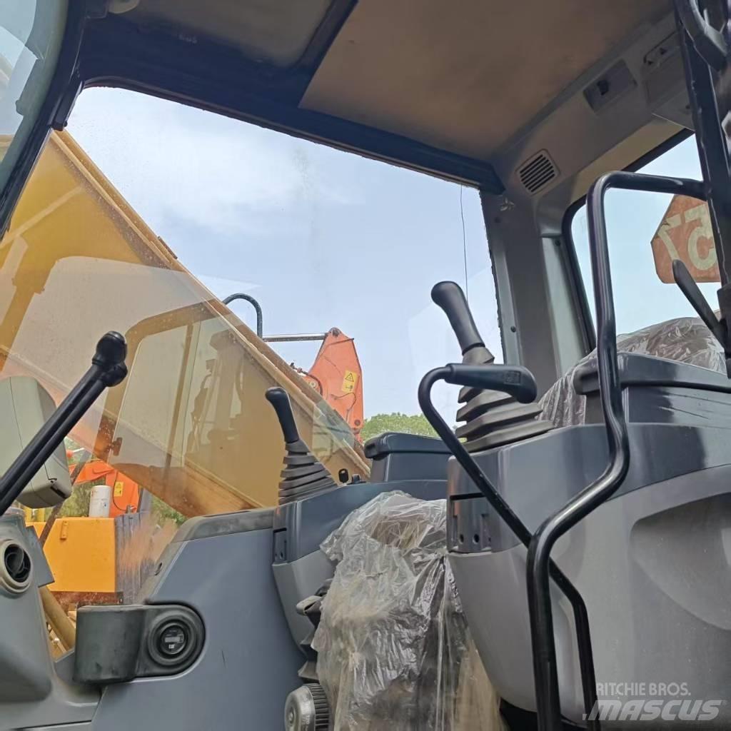 CAT 320 C L Vikšriniai ekskavatoriai