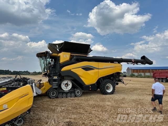 New Holland CR11 Derliaus nuėmimo kombainai