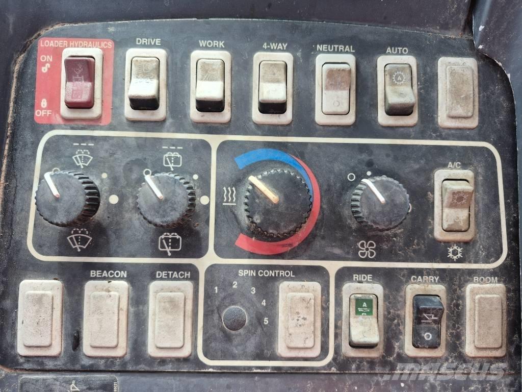 John Deere 444 H Naudoti ratiniai krautuvai