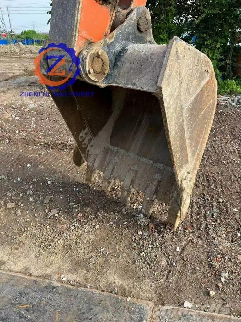 Hitachi ZX 200-5 G Vikšriniai ekskavatoriai