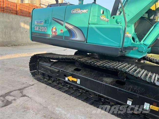 Kobelco SK 200 Vikšriniai ekskavatoriai