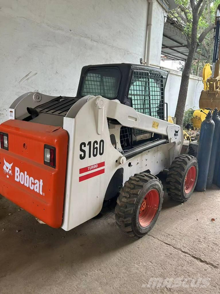 Bobcat S 160 Krautuvai su šoniniu pasukimu