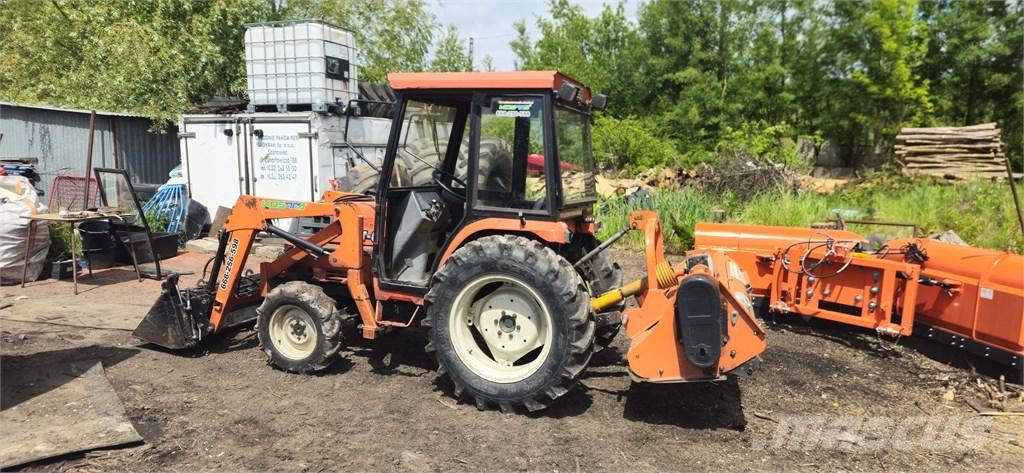 Kubota GT26 Naudoti kompaktiški traktoriai