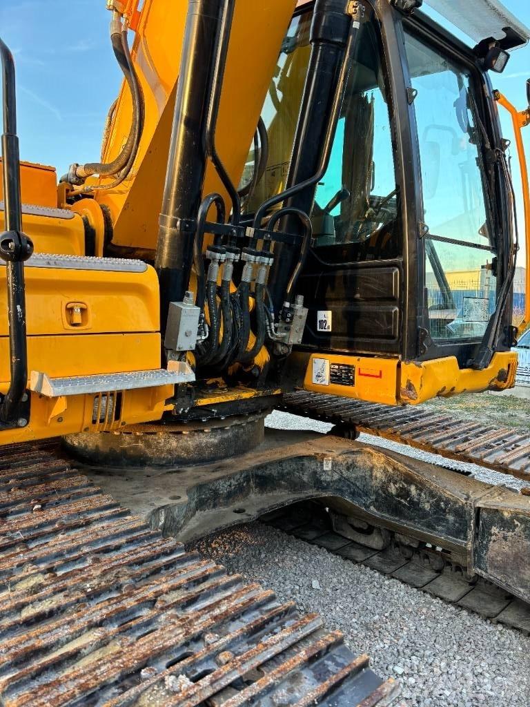 JCB 220 Vikšriniai ekskavatoriai