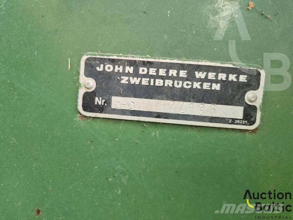 John Deere 935 Derliaus nuėmimo kombainai