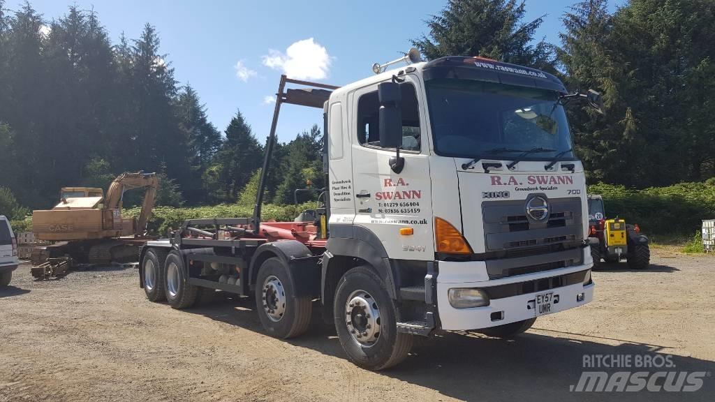 Hino 3241 Savivarčių priekabų vilkikai
