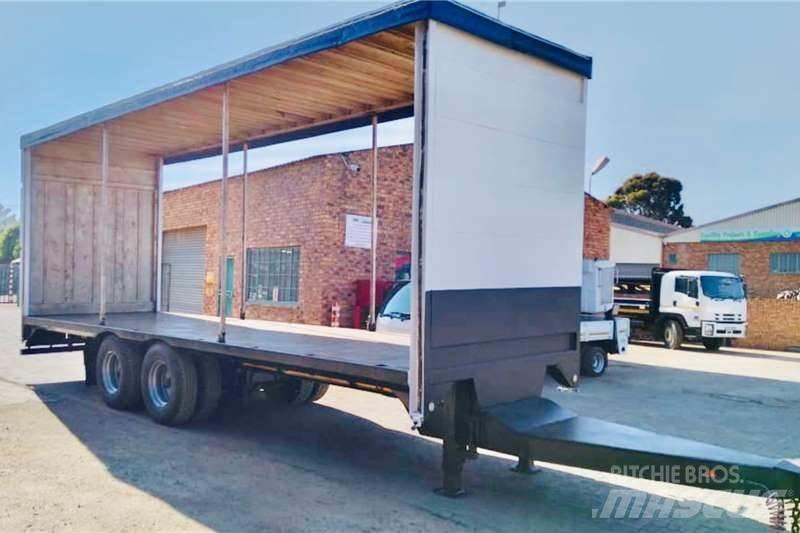  Custom Curtainside Kitos priekabos
