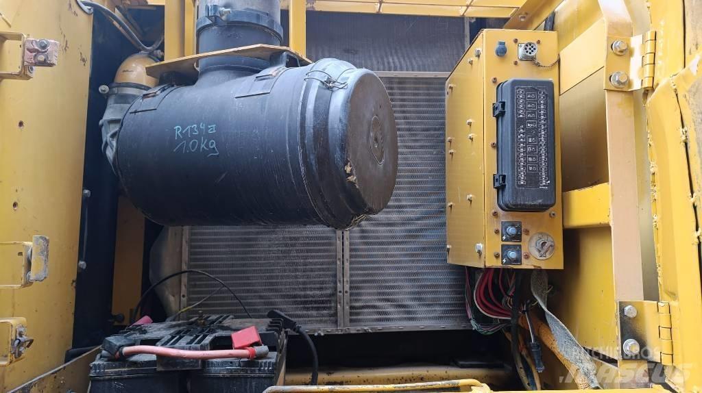 CAT 330 CL Vikšriniai ekskavatoriai