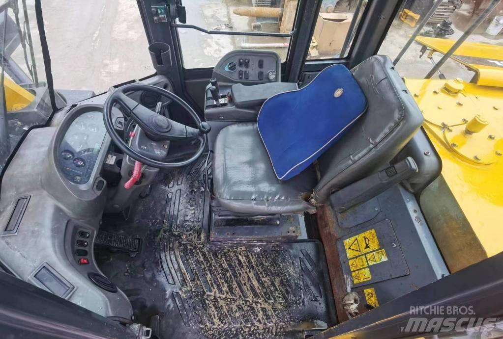 Komatsu WA 380 Naudoti ratiniai krautuvai