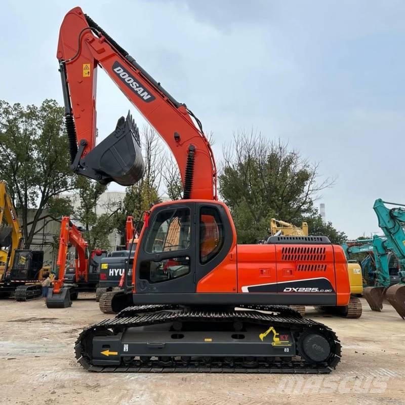 Doosan DX225-9C Vikšriniai ekskavatoriai