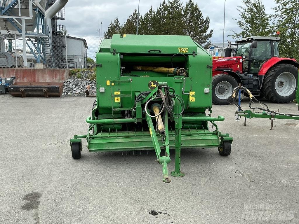 John Deere 644 Ritinių presai