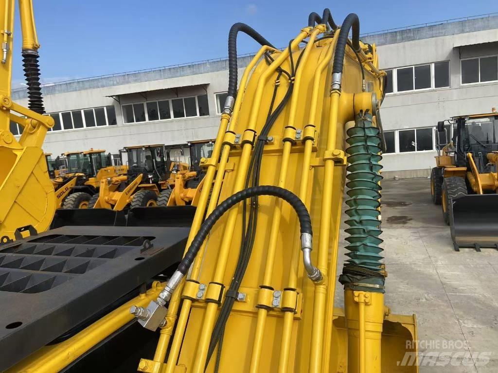 Komatsu PC 220-8 Vikšriniai ekskavatoriai