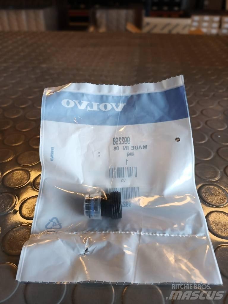 Volvo NIPPLE 992298 Transportas - Kita