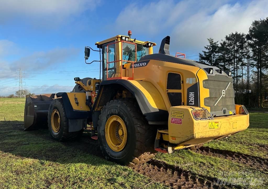 Volvo L 260 H Naudoti ratiniai krautuvai