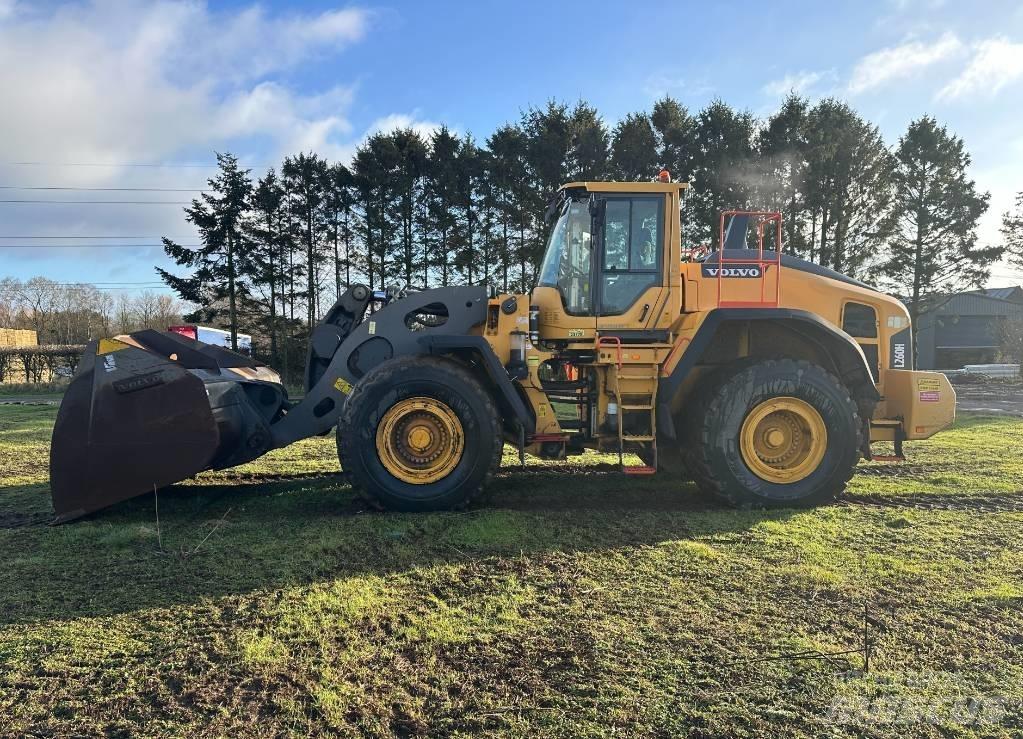 Volvo L 260 H Naudoti ratiniai krautuvai