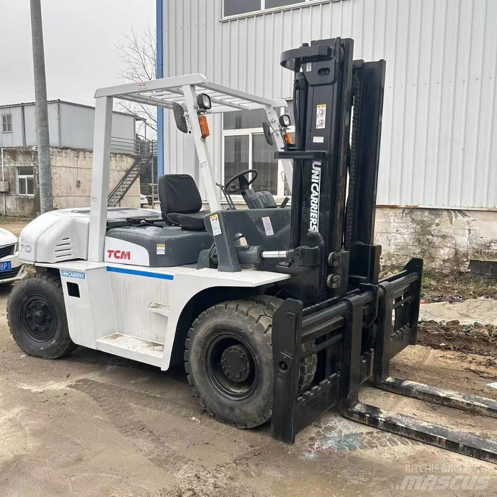 TCM 70 Dyzeliniai krautuvai