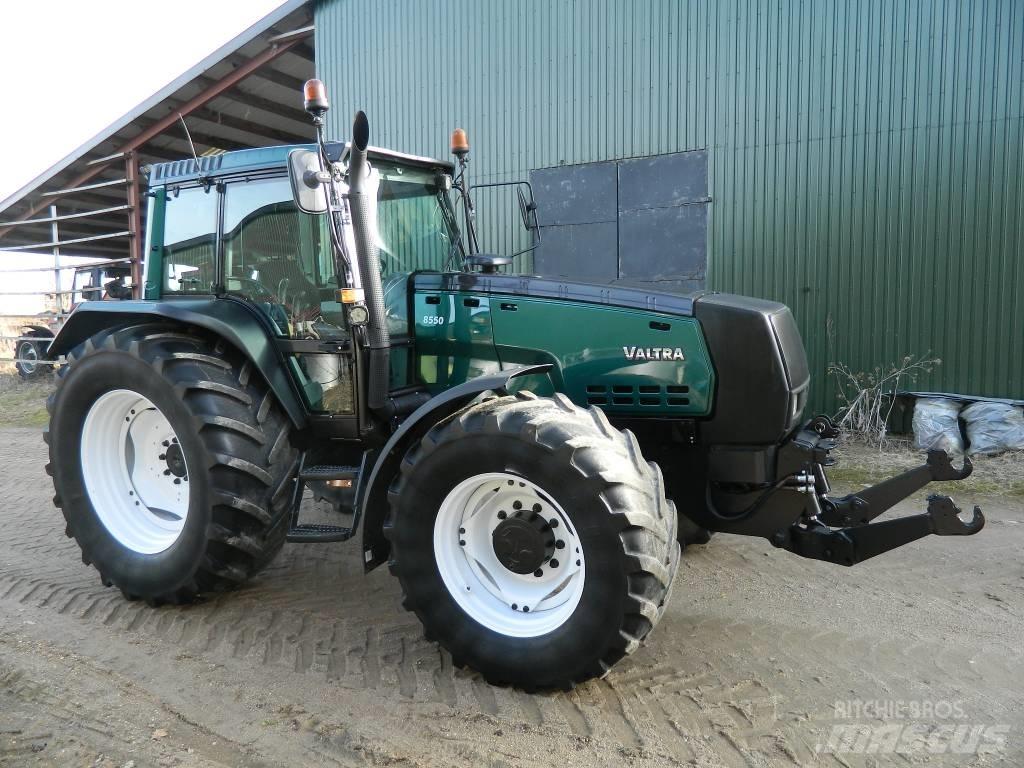 Valtra 8550 Traktoriai