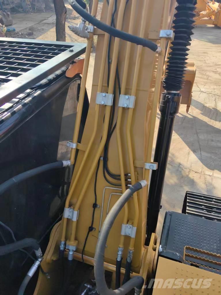 CAT 320 D2L Vikšriniai ekskavatoriai