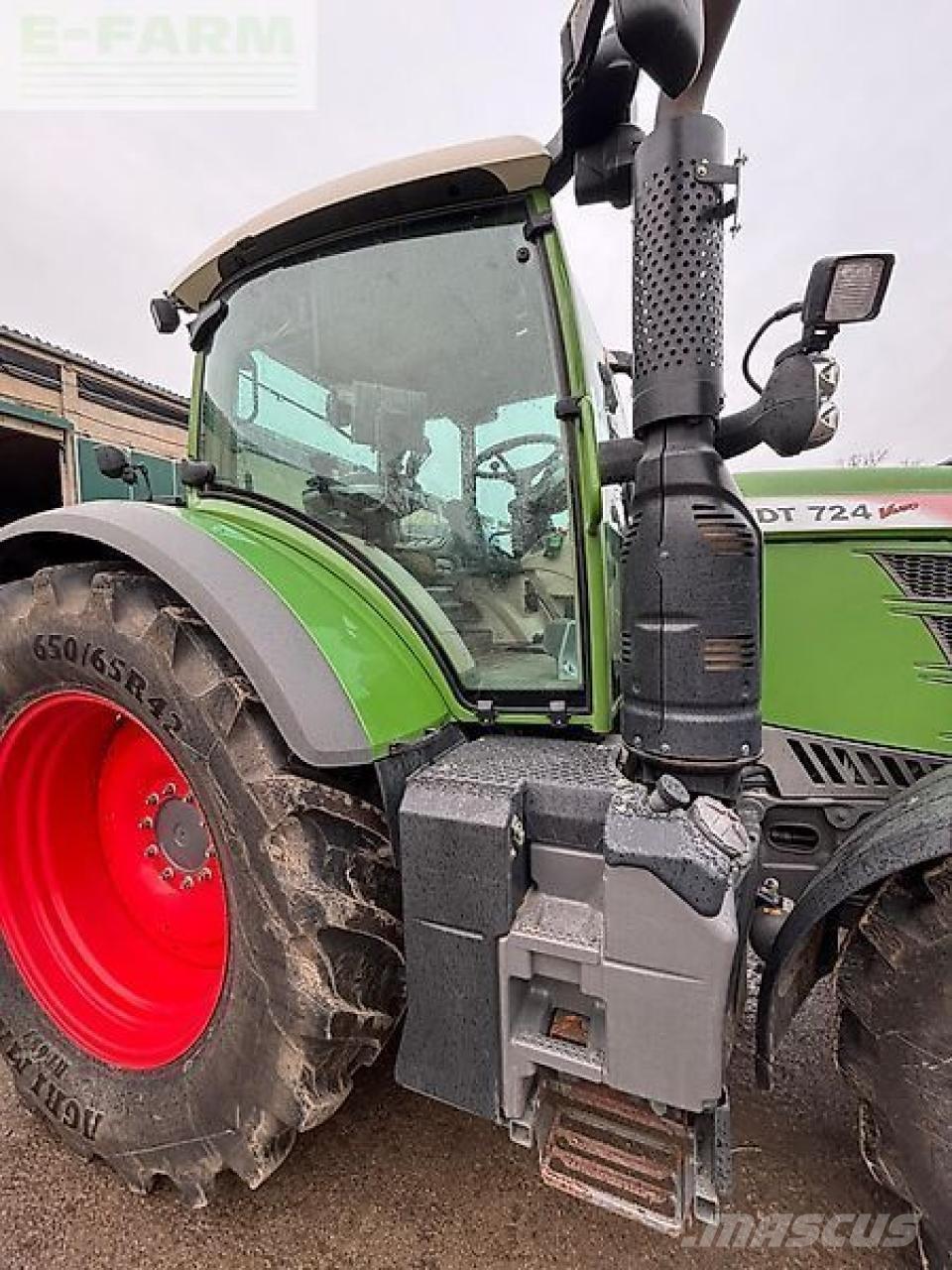 Fendt 724 vario Traktoriai