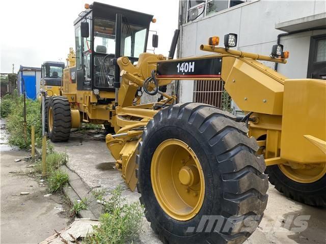 CAT 140 H Greideriai