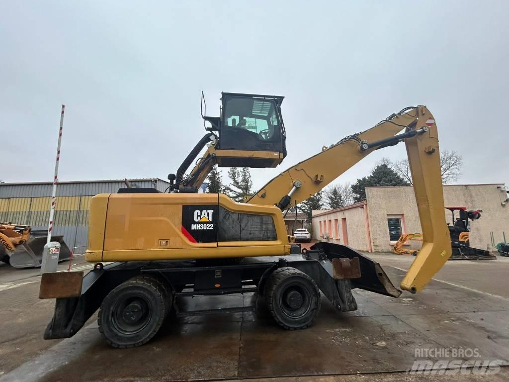CAT MH3022 Ratiniai ekskavatoriai