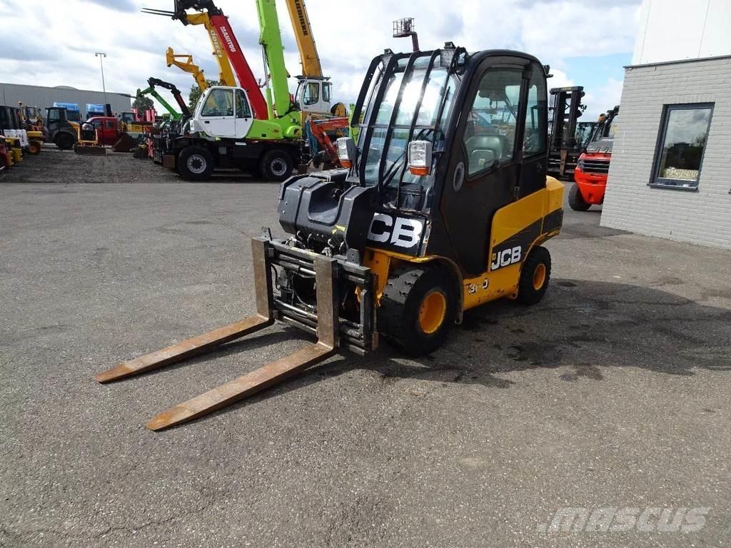 JCB TLT30 Teleskopiniai krautuvai