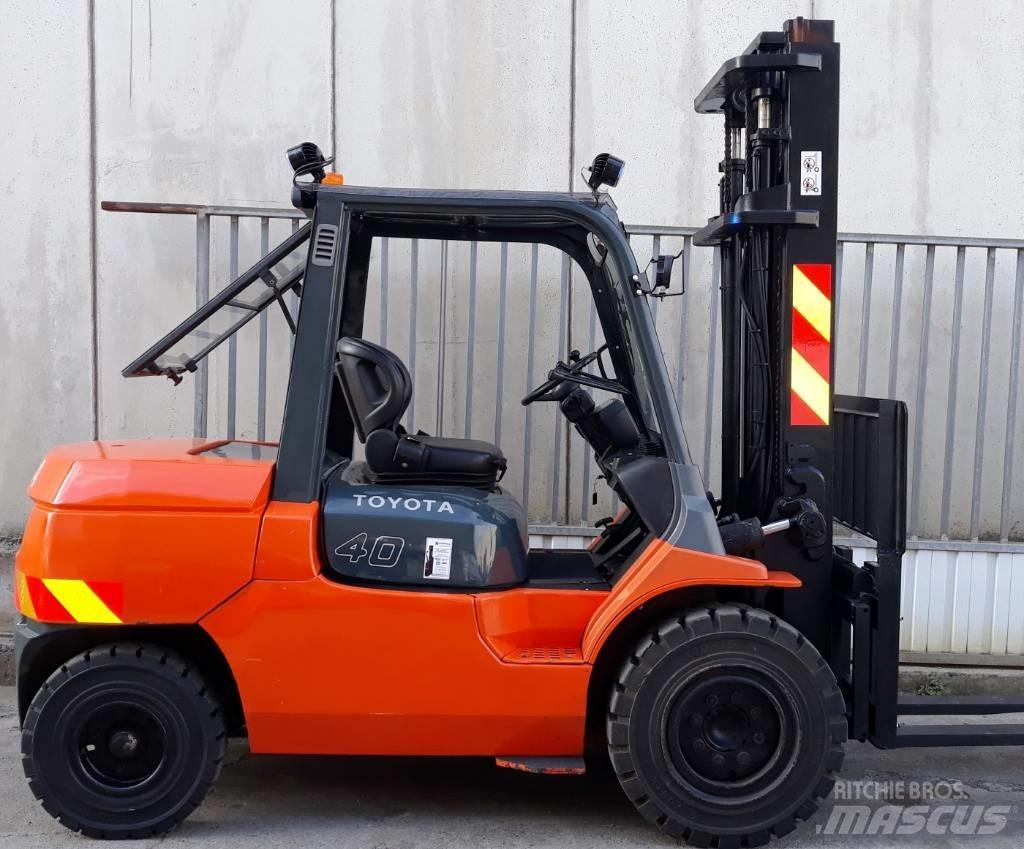 Toyota 7 FD 40 Dyzeliniai krautuvai