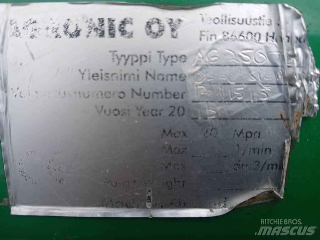 Agronic 250Ts Ryšulių smulkinimo, pjaustymo ir išvyniojimo įrenginiai