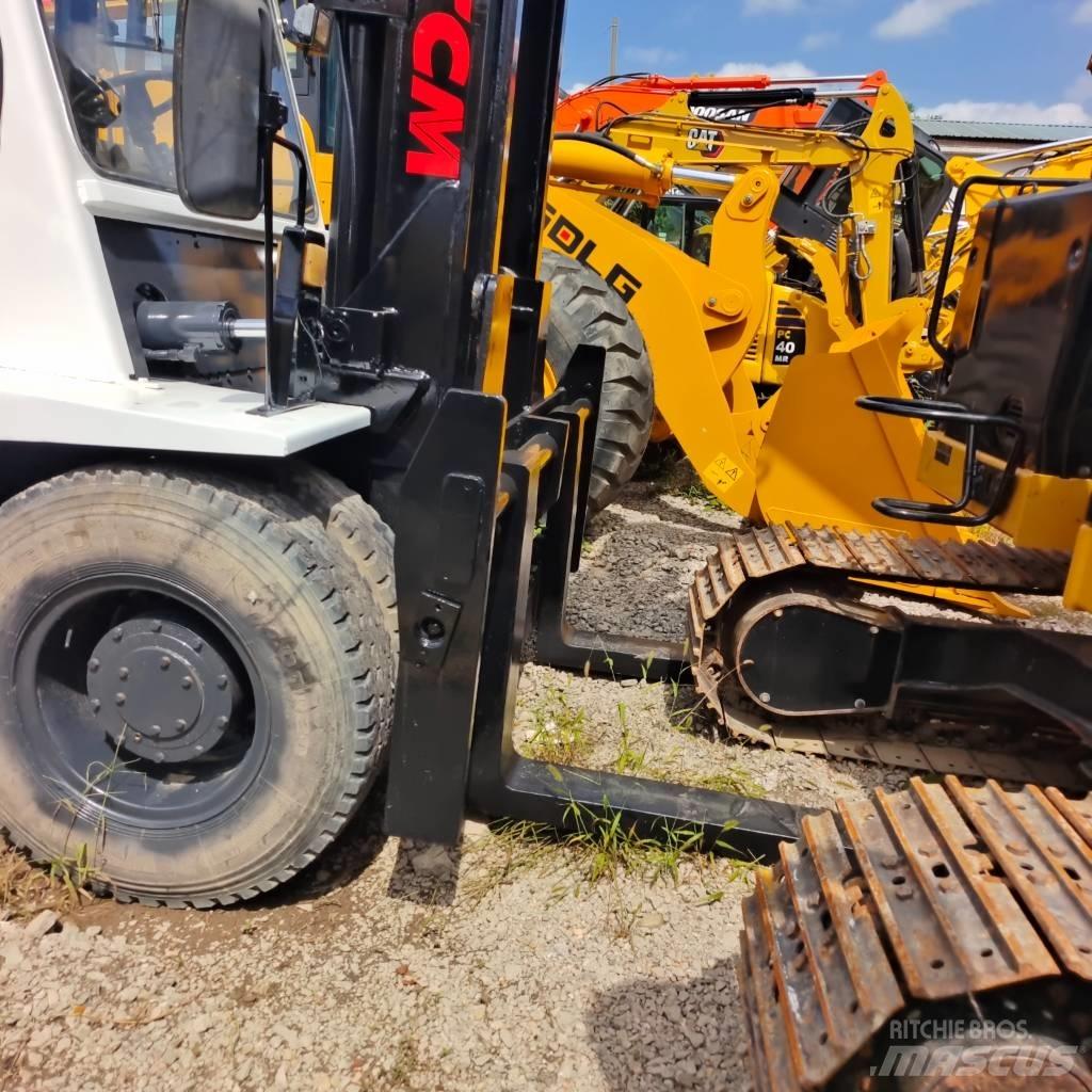 TCM FD100 Dyzeliniai krautuvai