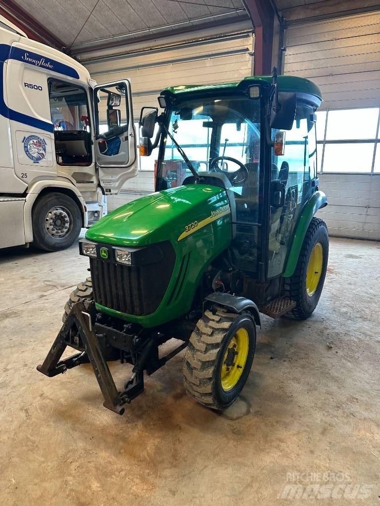 John Deere 3720 Traktoriai
