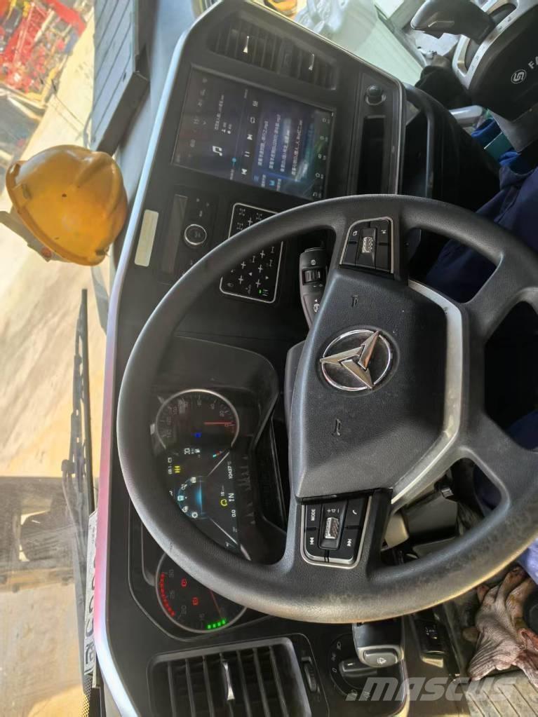 Sany SAC3000C8-8 Visureigiai kranai