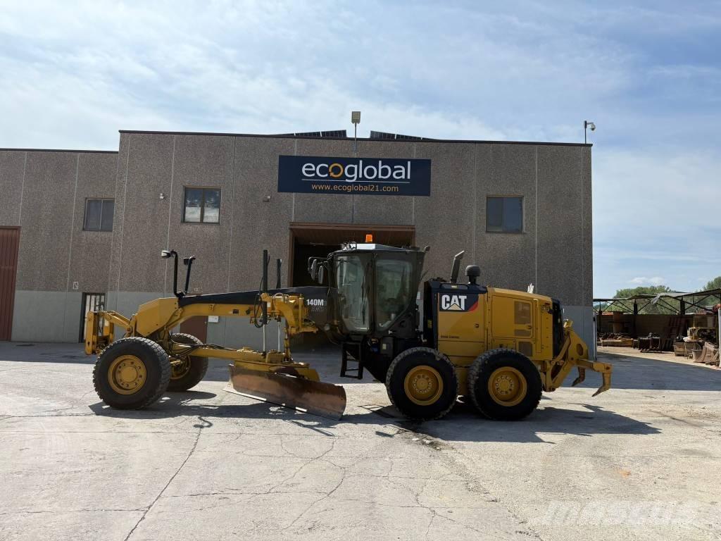 CAT 140 M 3 AWD Greideriai