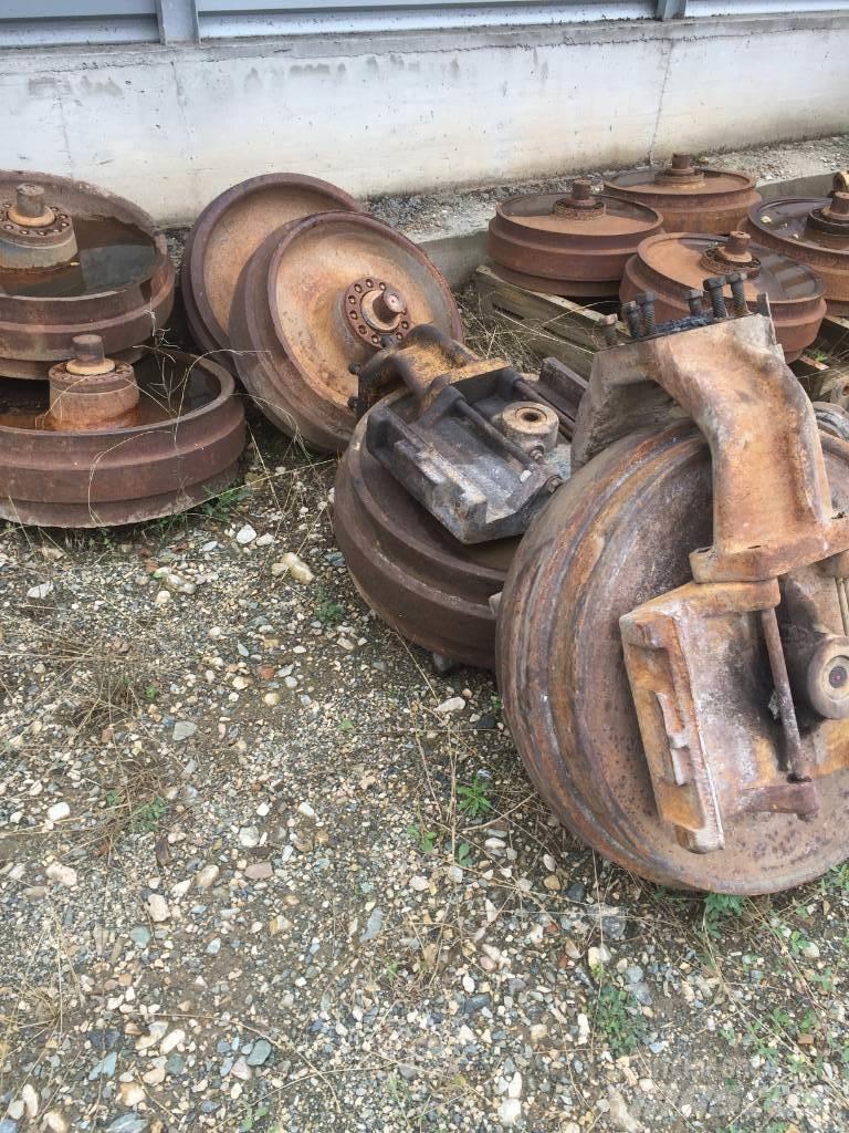 CAT  245 B Vikšriniai ekskavatoriai