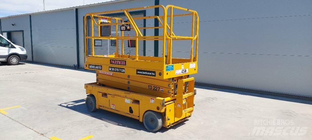 Haulotte Compact 10 Žirkliniai keltuvai