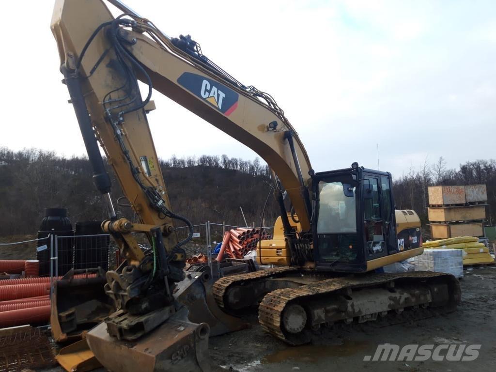 CAT 323 D L Vikšriniai ekskavatoriai