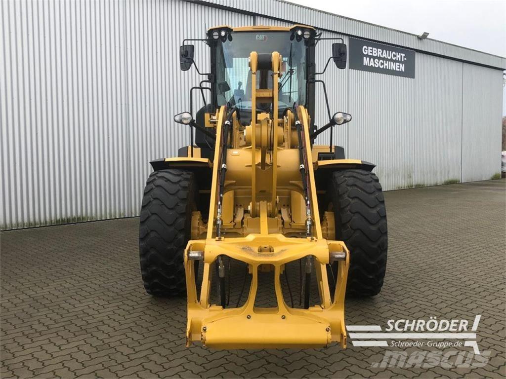  938 HL Naudoti ratiniai krautuvai