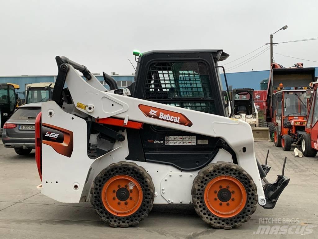 Bobcat S 66 Krautuvai su šoniniu pasukimu