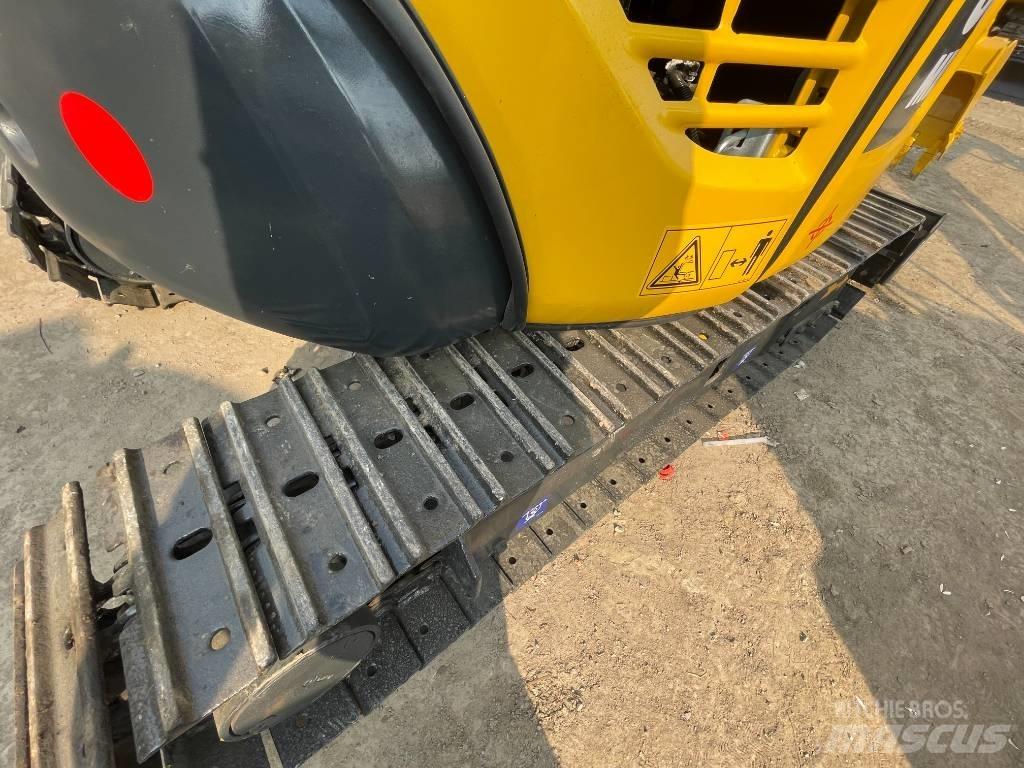 Komatsu PC 30 Vikšriniai ekskavatoriai