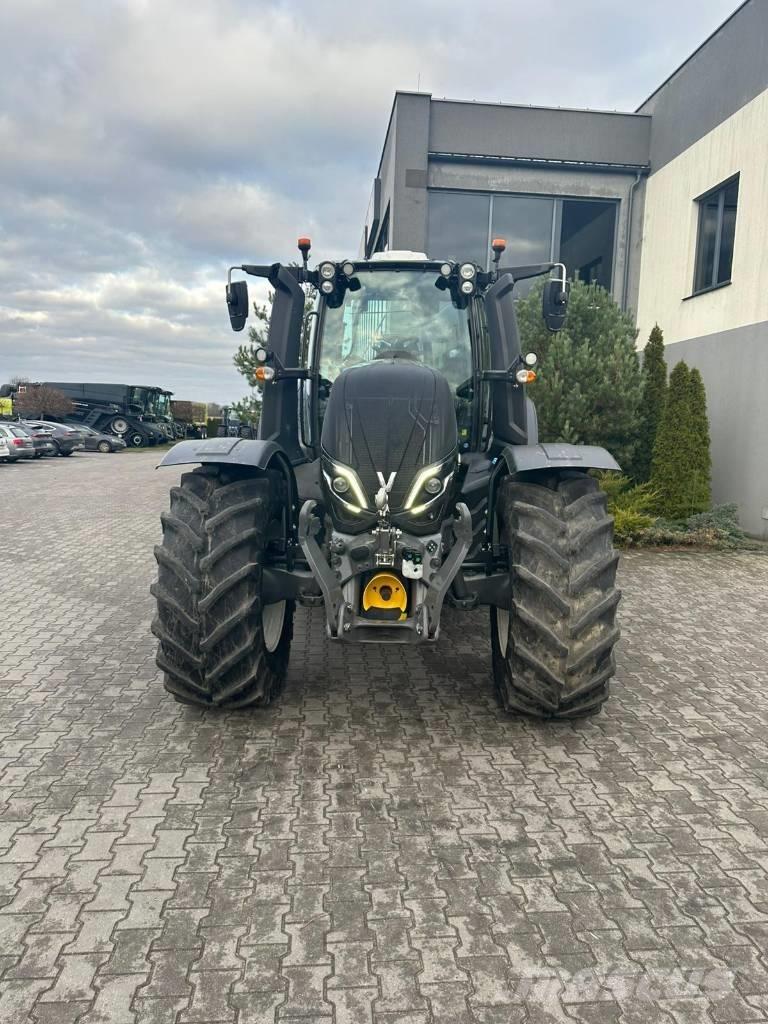 Valtra T 235 Traktoriai