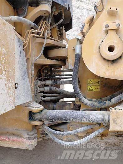 CAT 988K Naudoti ratiniai krautuvai