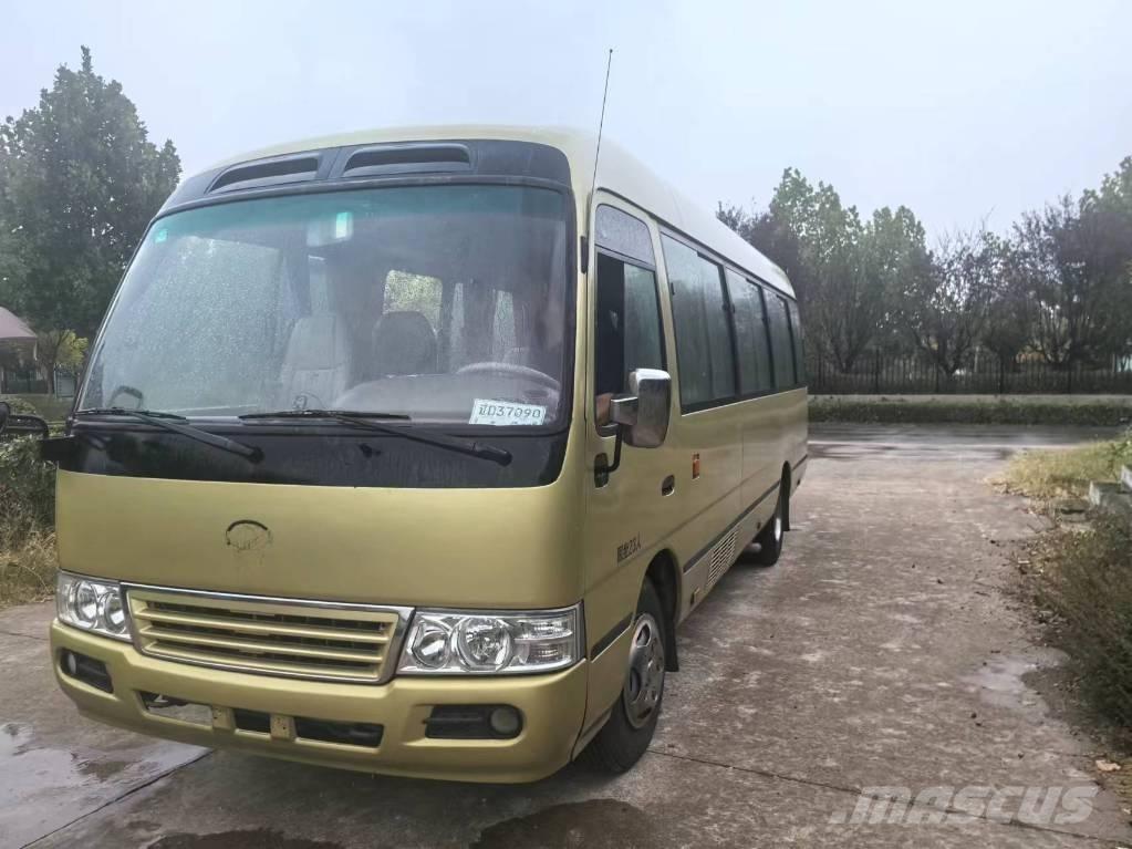 Toyota Coaster Tarpmiestiniai autobusai