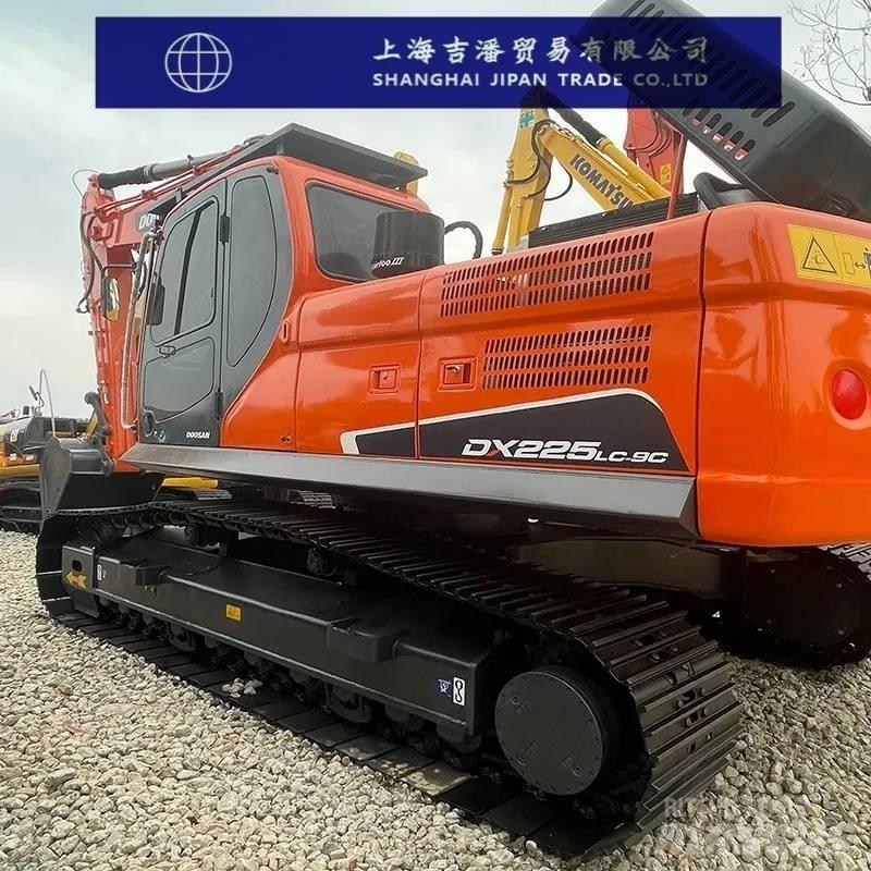 Doosan DX 225 Vikšriniai ekskavatoriai