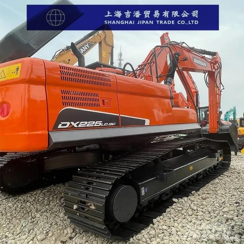 Doosan DX 225 Vikšriniai ekskavatoriai