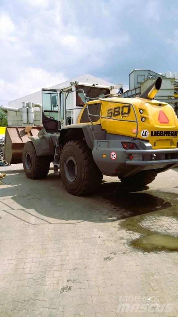 Liebherr L 580 Naudoti ratiniai krautuvai