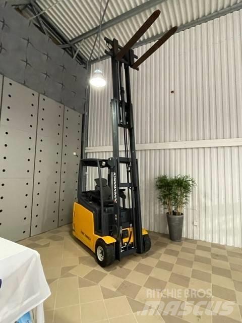 Jungheinrich EFG 218 Elektriniai šakiniai krautuvai