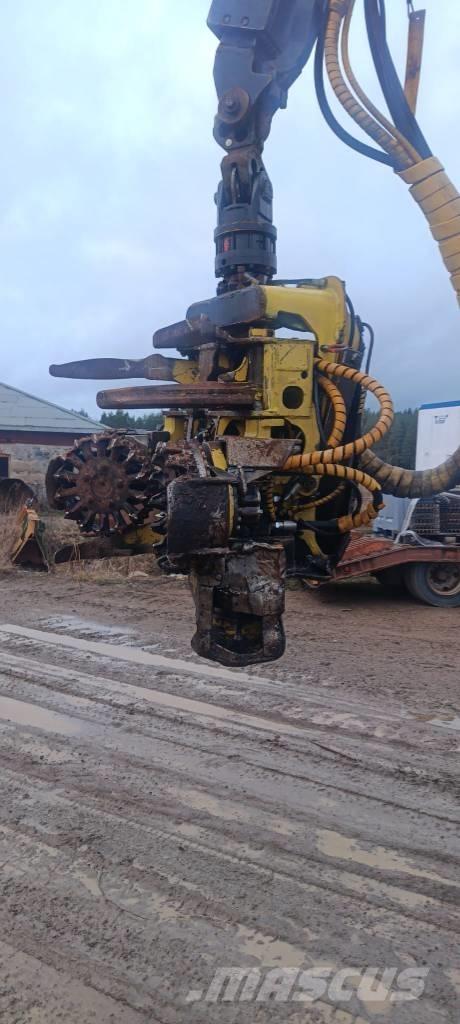 John Deere 770 D Miško technika (Harvesteriai)