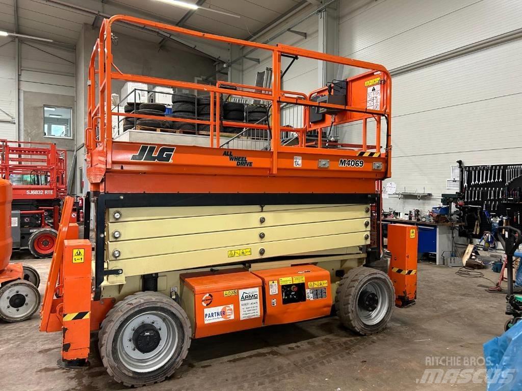 JLG M 4069 LE Žirkliniai keltuvai