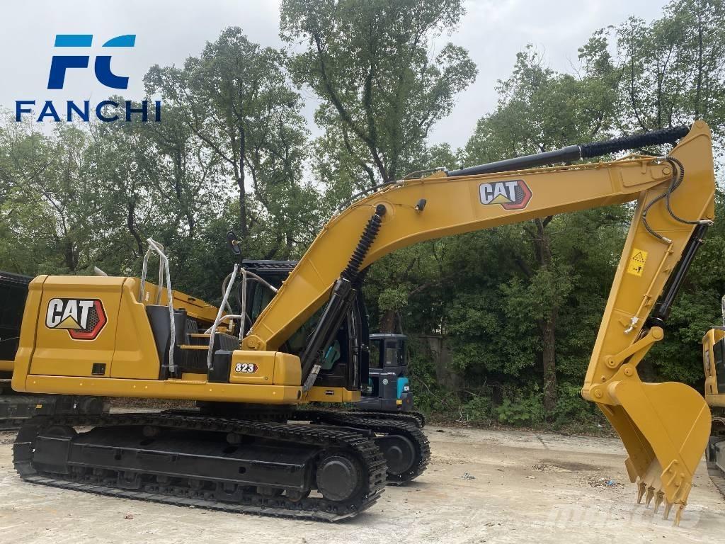 CAT 323 Vikšriniai ekskavatoriai