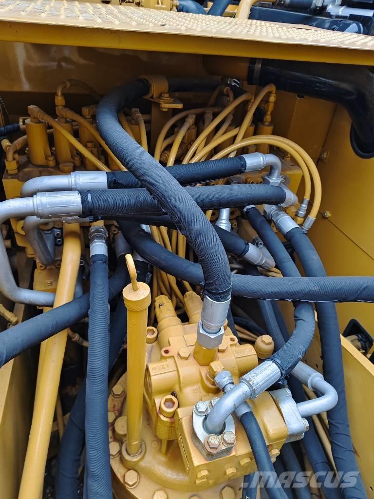 CAT 320 D2 Vikšriniai ekskavatoriai